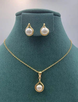Elegant Pearl Drop Gold Pendant Set – Teardrop Necklace & Stud Earring Jewelry Set